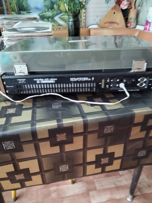 Продам проигрыватель винила радиотехника