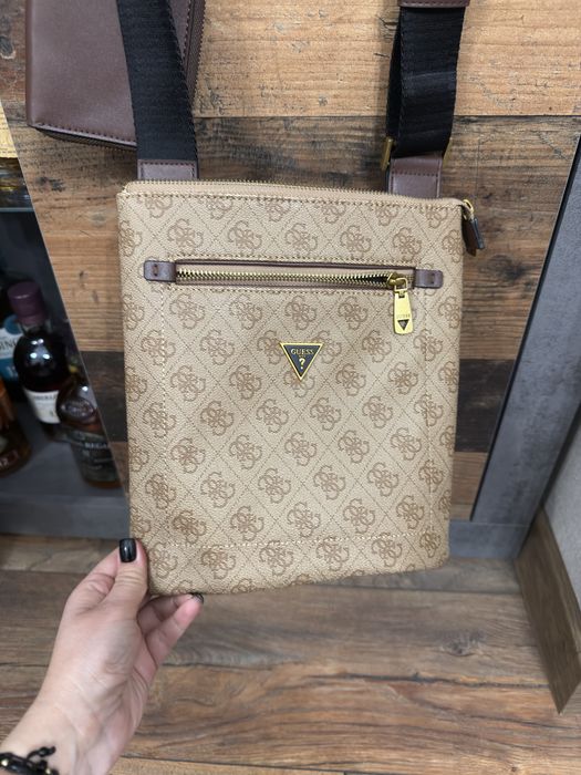 Мъжка чантичка/чанта GUESS