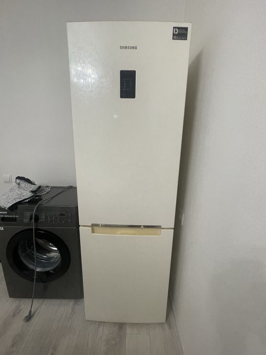 Продам холодильник Samsung