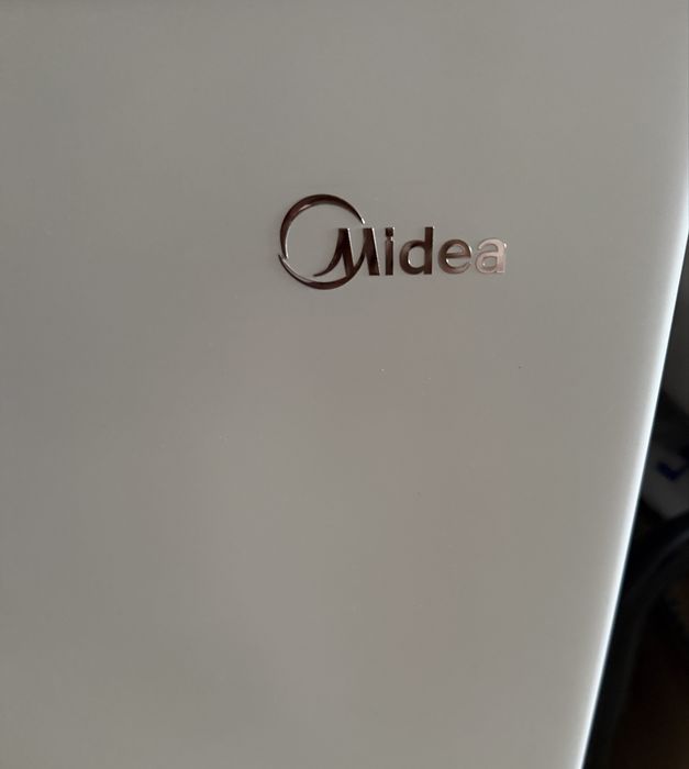 Морозольная  ларь “Midea”   Объм 290 л. В отличном состоянии