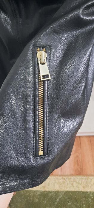 Продам кожаную косуху, в идеальном состоянии