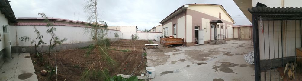 Продаётся коттедж срочно в городе Ахангаран в сторону железной дороги