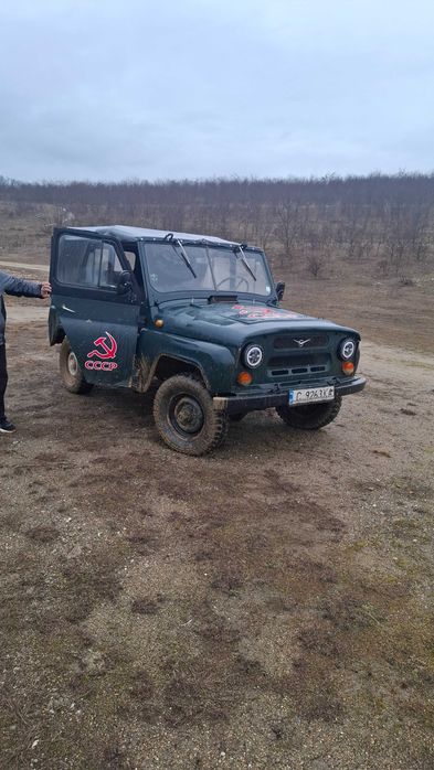 Здравей те продавам УАЗ 469