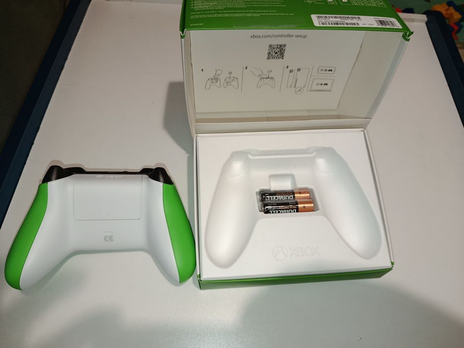 Controller XBOX SERIES X + 1 JOC  VELOCITY GREEN wireless NOU garantie aprox 2 ani