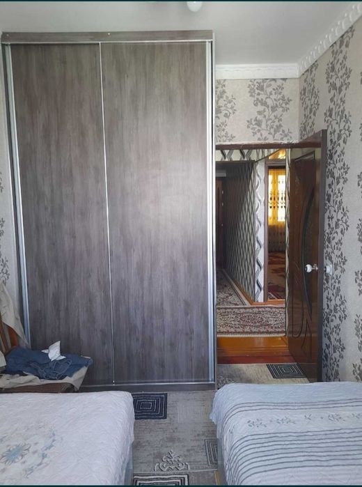 Zarafshon shahar  3 xonali kvartira sotiladi manzil 6-30-38