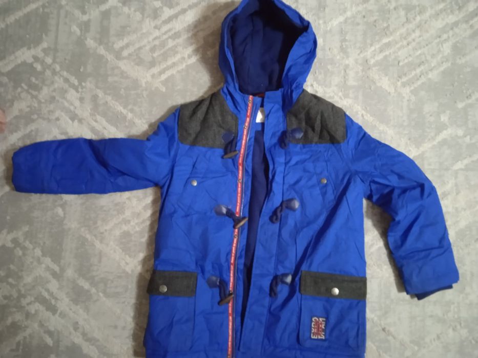 Продам куртку на мальчика