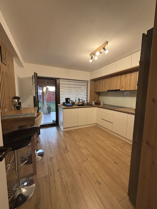 Casă de închiriat – Cartier Izvor