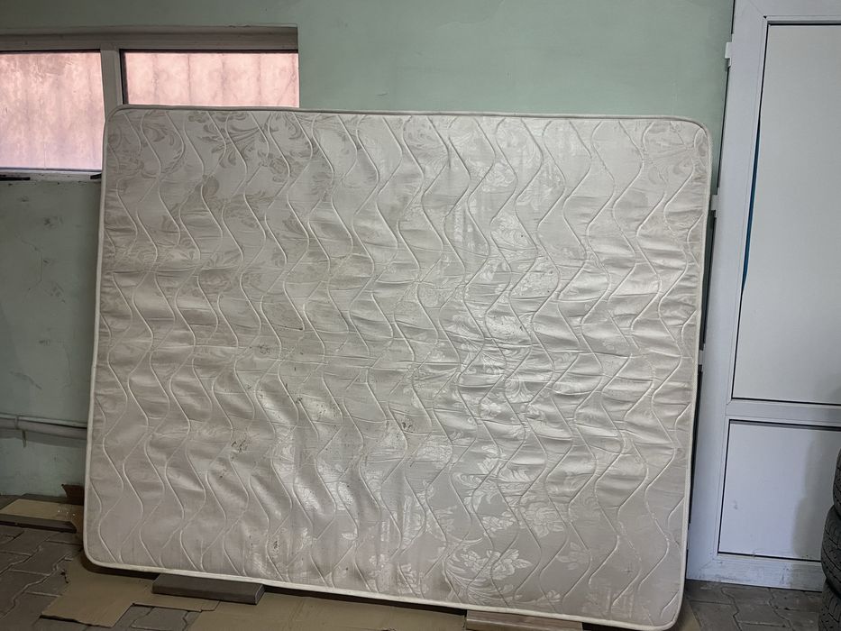 Матрац в хорошем состоянии ….