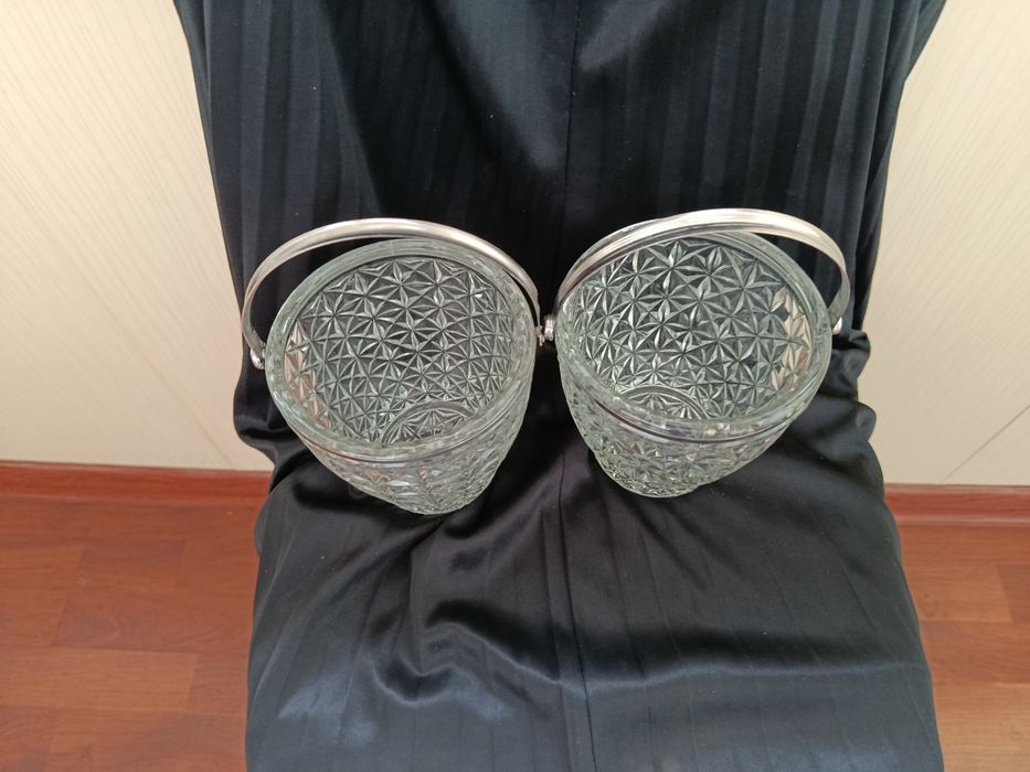 Продам 3 вазочки хрустальные корзинки салатницы.