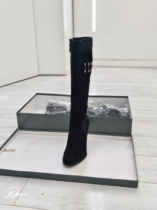 Продаю замшевые сапоги 35размера