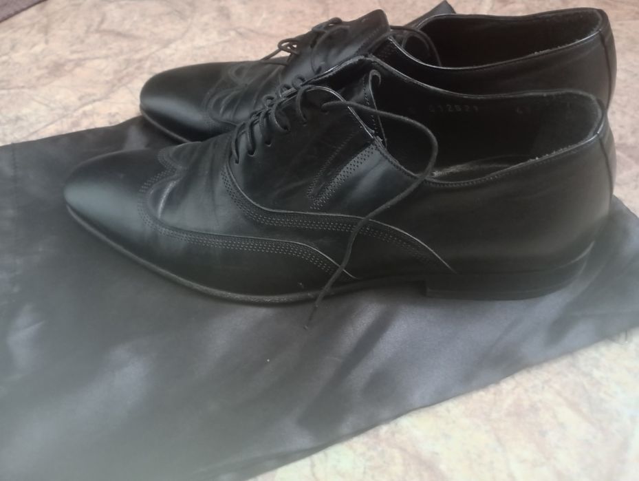 Отдам даром обувь