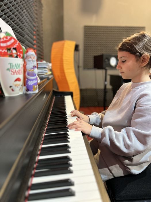 Ore de pian în Ghencea – Studio profesional