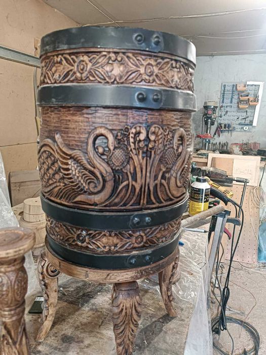 Дъбово Буре с Дърворезба