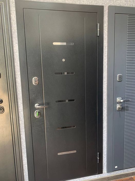 РОССИЯ ЕШИКЛАРИ СКЛАД. Оптом Железные Двери входные металлические, Тем