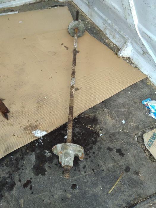 Вилици и триноги за кофраж и аксесоари