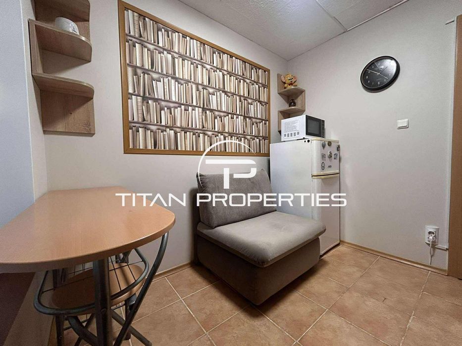 Дава се под наем Двустаен апартамент в Варна, Левски - 40 кв.м за 458.49 € - Снимка #1