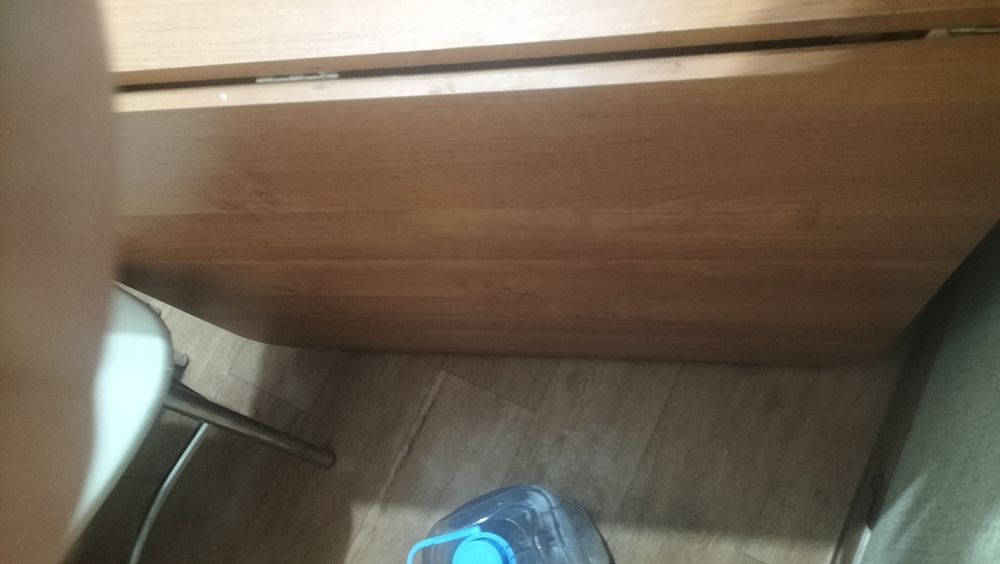 Продам стол книжка