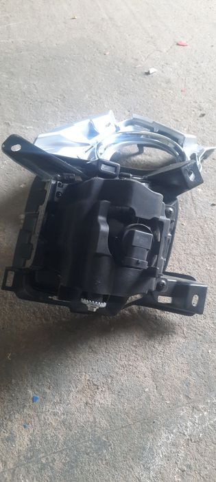 Продам противотуманки на Ланкрузер 200