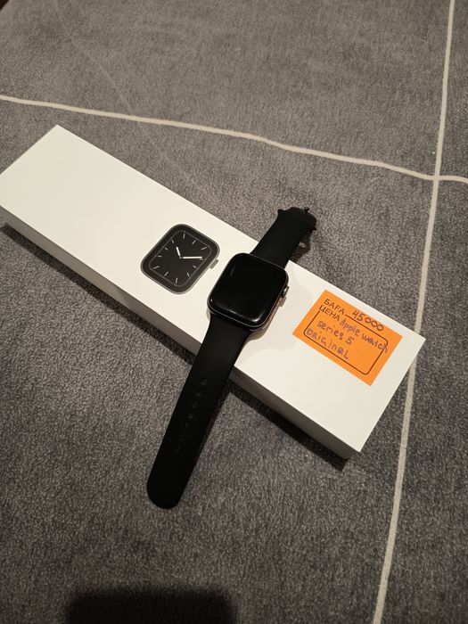 Apple watch 5 series samsung watch 5 pro