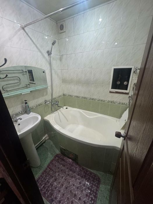 Yunsobod unversamYunsobod metro yaqin