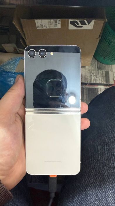 Samsung Z flip 5