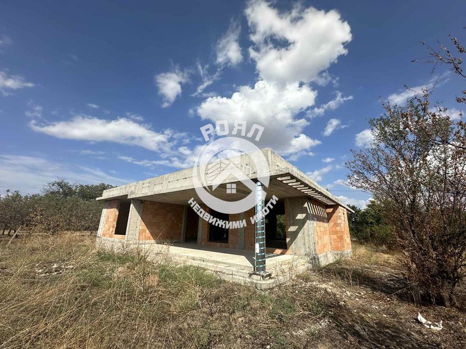 Продава се Къща в с. Избеглии, Област Пловдив - 275 кв.м за 346 €/кв.м - Снимка #1