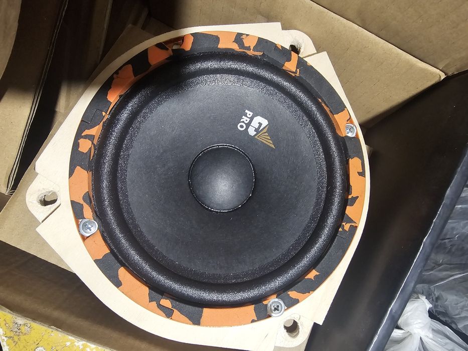 Продам Мидбасс DL Audio Midbass