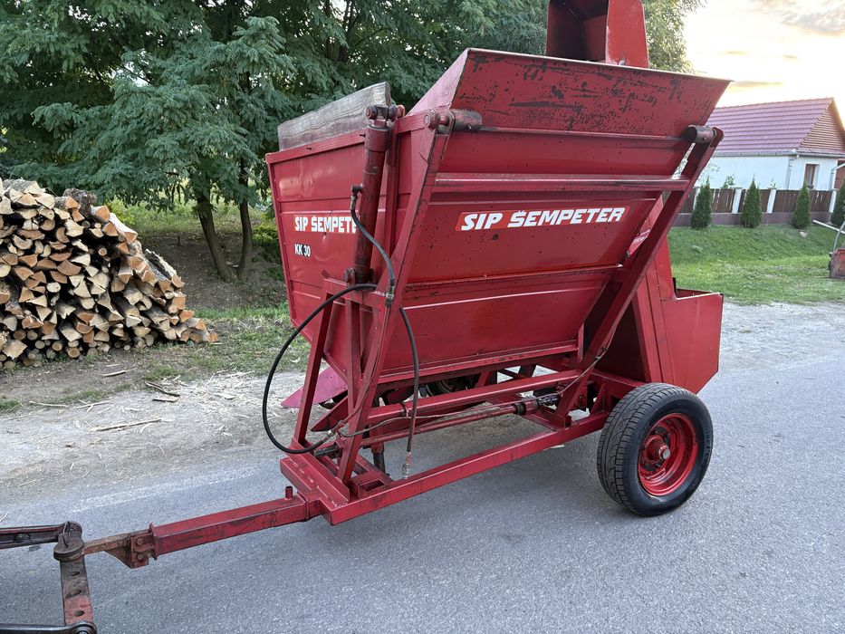 Culegator dupa tractor