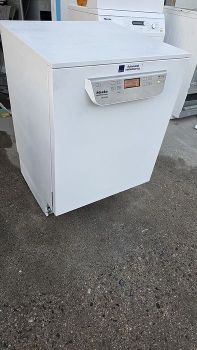 Съдомиялна професионална Miele PG 8059  Свободно стояща