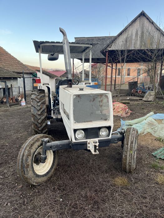 Vand tractor Lambourghini R654