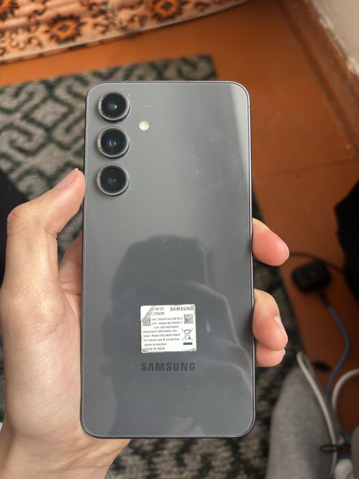 Продам Samsung s 24 Fe