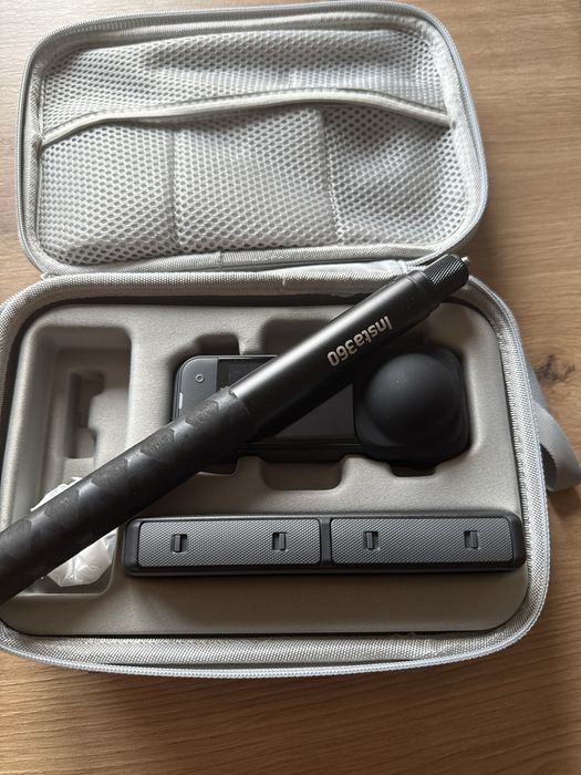 Экшн-камера Insta360 X5 Essentials Bundle