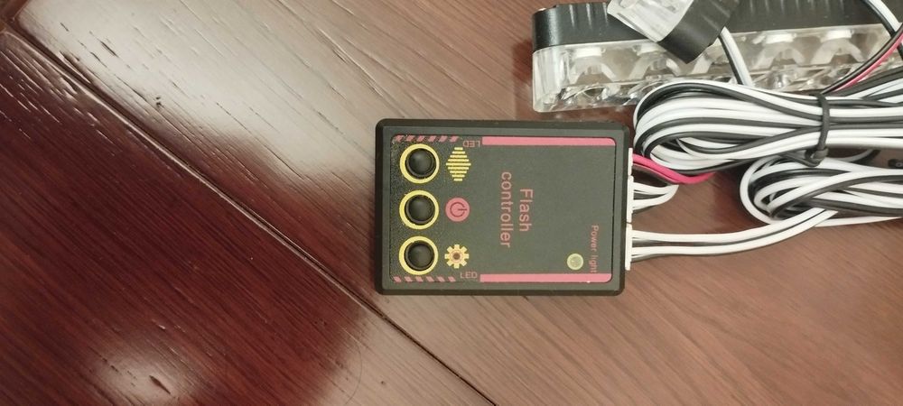 LED мигалки под решетку радиатора красный синий цвет