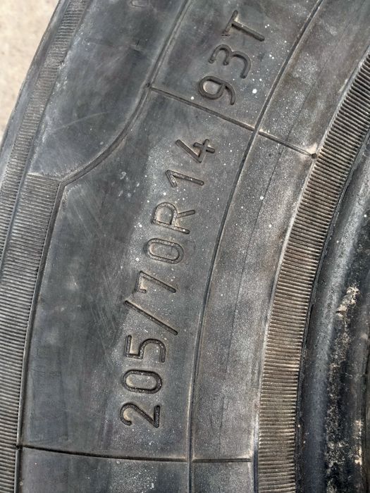 Продам шину 205/70/14