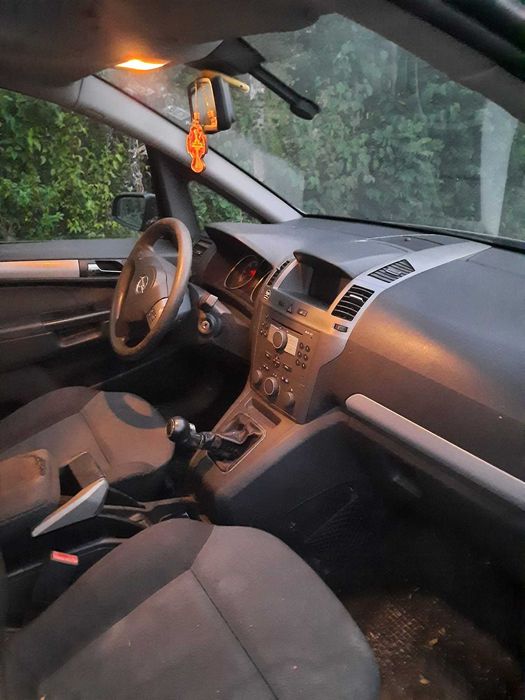 Ofertă se vinde Opel Zafira 7 locuri in condiții optime