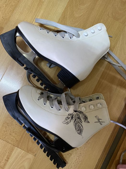 Коньки женские