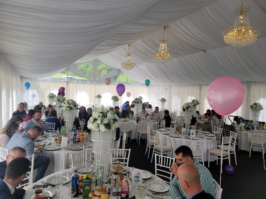 Inchiriez cort, corturi de inchiriat evenimente mese, scaune vesela