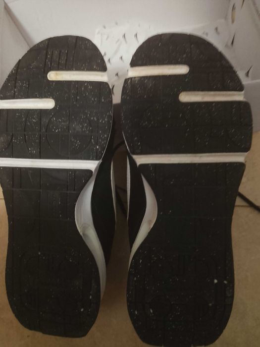 Продавам маратонки марка NIKE AIR MAX