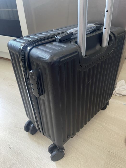 Продам новый чемодан, для ручной клади