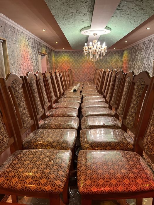 Б/у стол және орындығымен