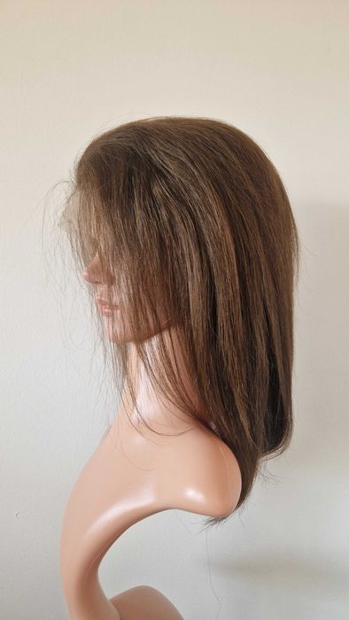 Естествена кафява перука 40 см, бразилски косъм, дантела 13x4