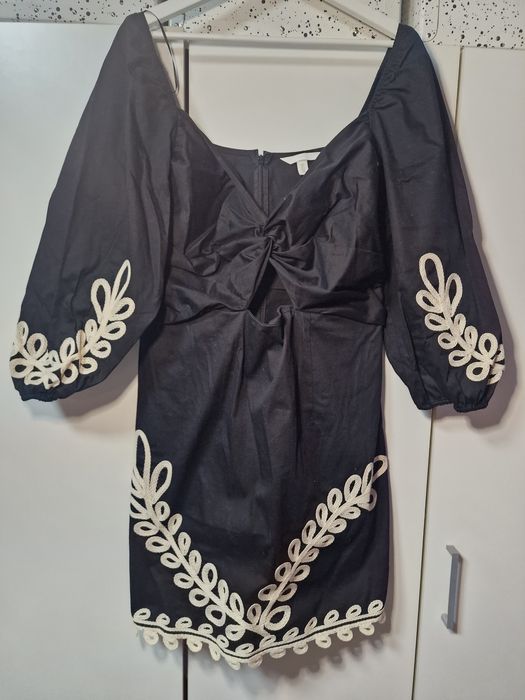 Черна елегантна рокля H&M