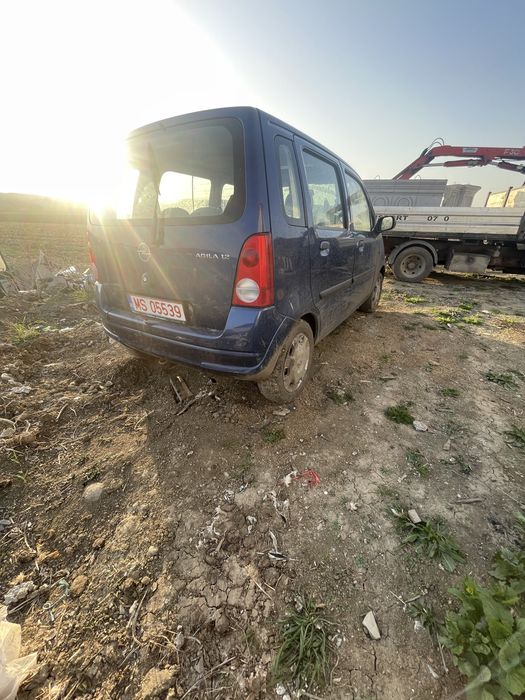 Vând urgent opel agila fără acte de câmp merge bine!!