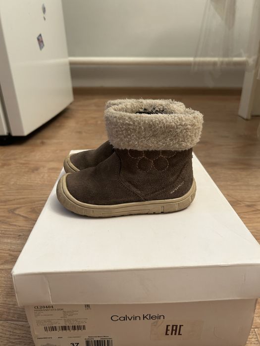 Продам детскую обувь.