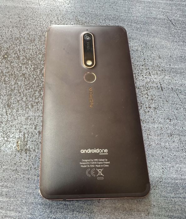 NOKIA 6.1 с Адаптер и силиконов кейс