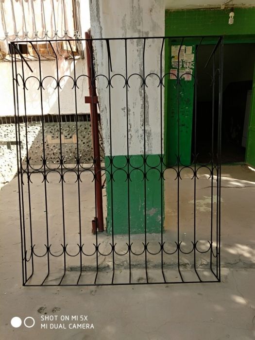 Решетки двери металлические