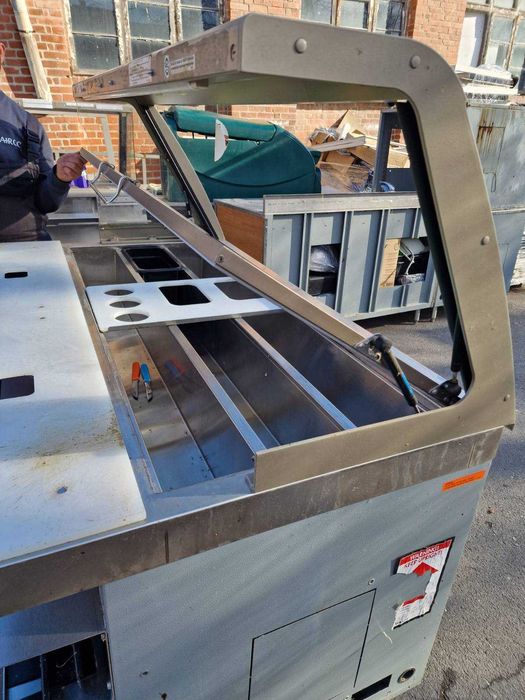 Салатена хладилна витрина , Салатен бар