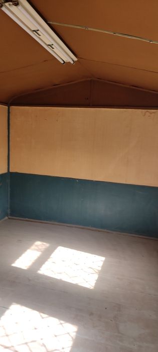 Яшаш ва тижорат учун вагон сотилади