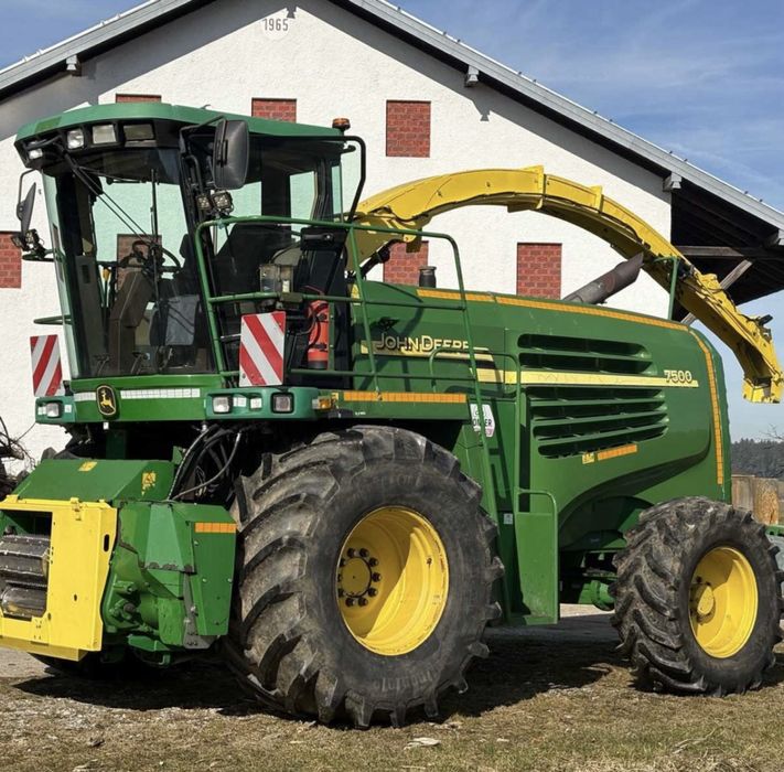 Комбайн John Deere 7500
