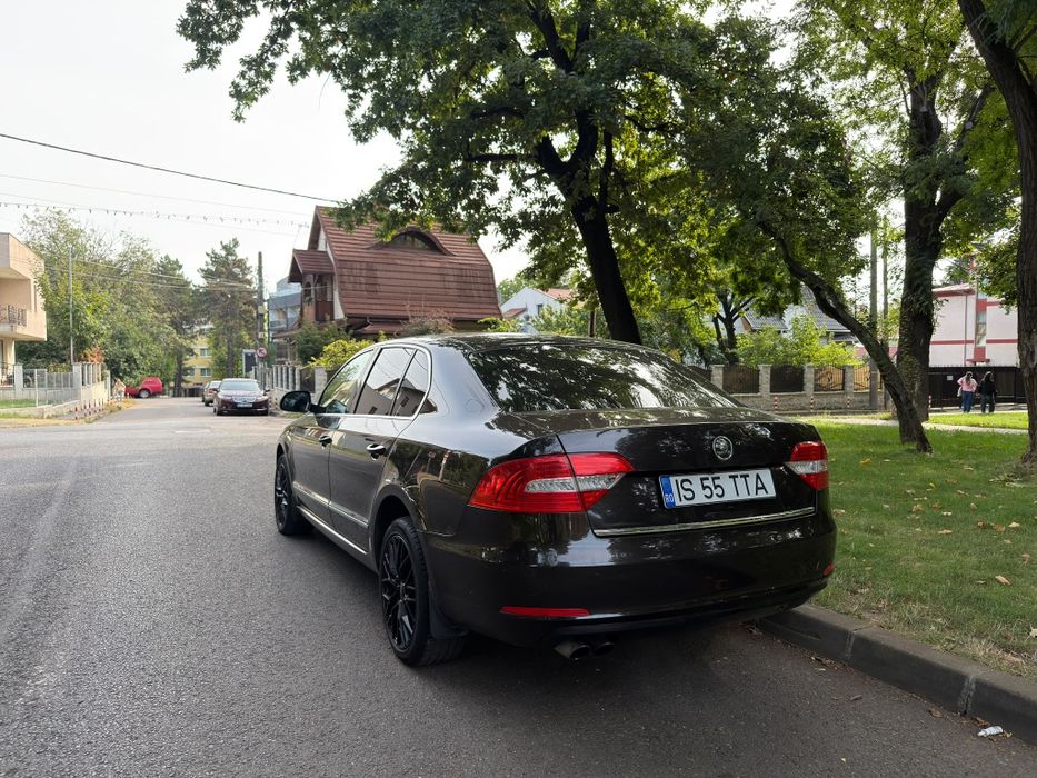 SKODA Superb 2013 — imagine 4